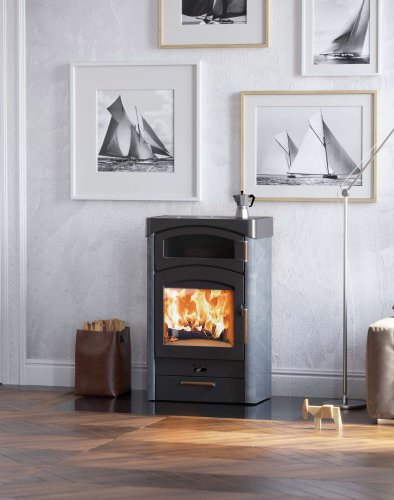 Pallas Back stove ambiance photo with soapstone cladding with wood drawer